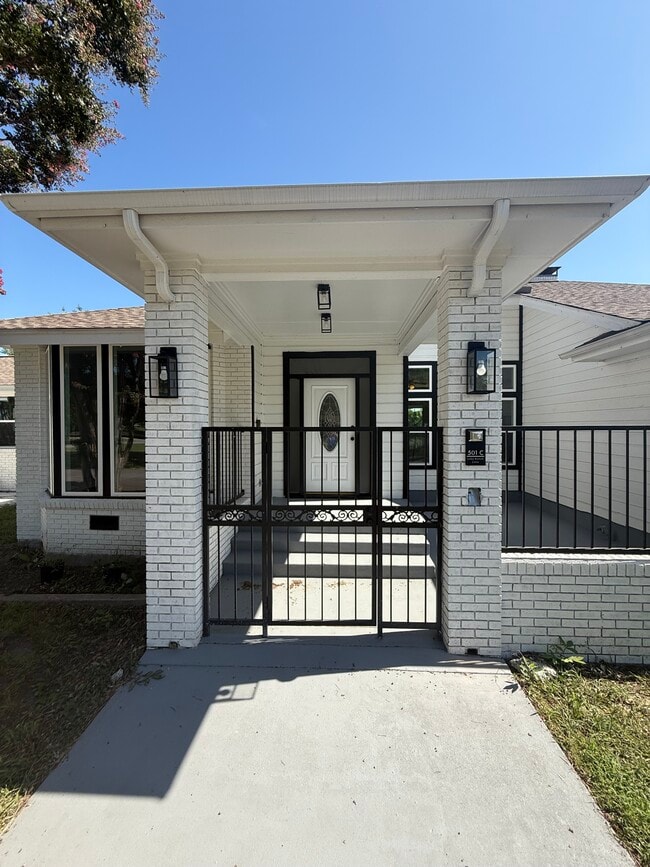 Building Photo - 501 Lake Ranch Ln