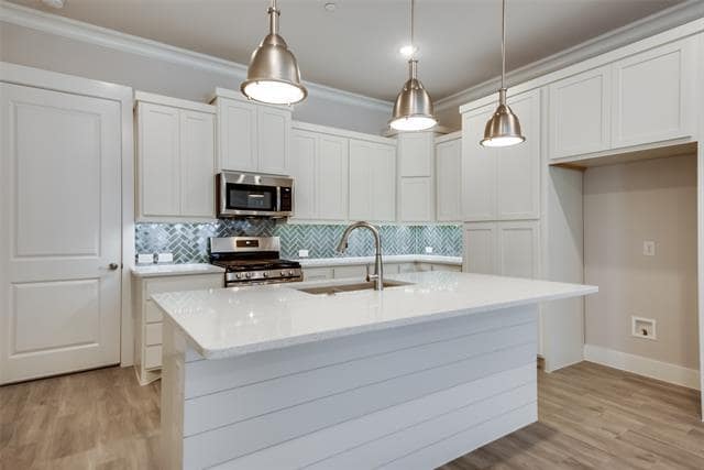 Building Photo - 232 Crockett St