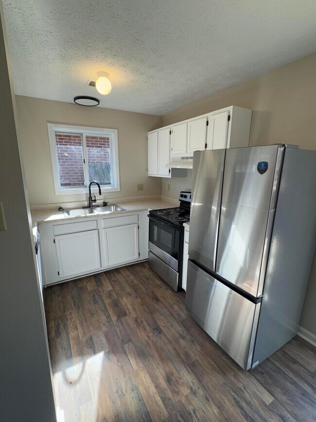 Building Photo - 1470 Vintage Cir