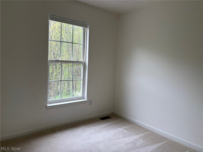 Building Photo - 4582 Devereux Drive