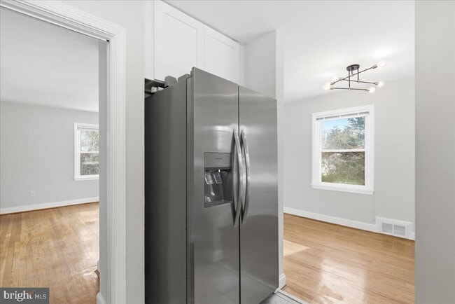 Building Photo - 9704 Lorain Ave