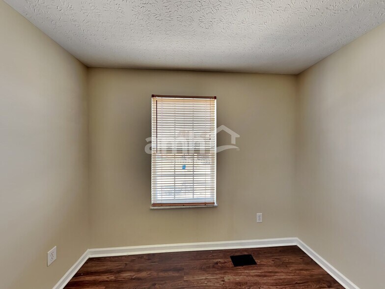 Building Photo - 45 Fieldcrest Dr