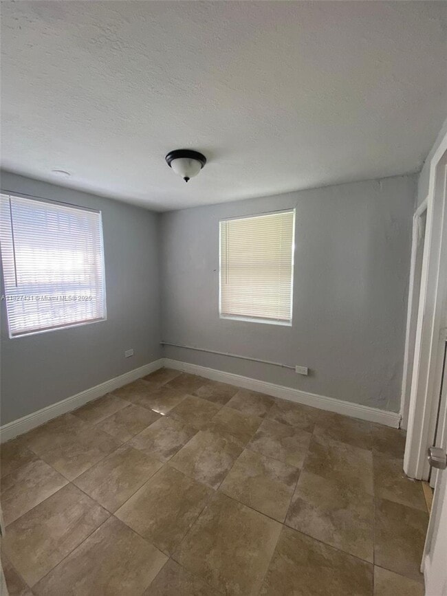 Building Photo - 1 bedroom in Miami FL 33161