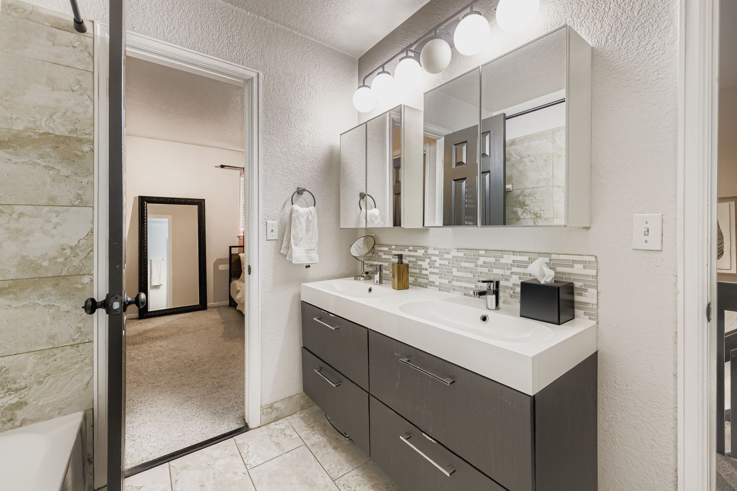 Building Photo - 7451 Bradburn Blvd