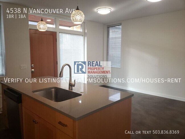 Building Photo - 4538 N Vancouver Ave