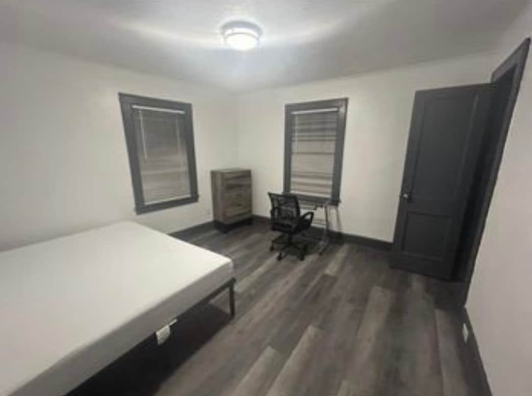 Building Photo - 4 Chapel Pl