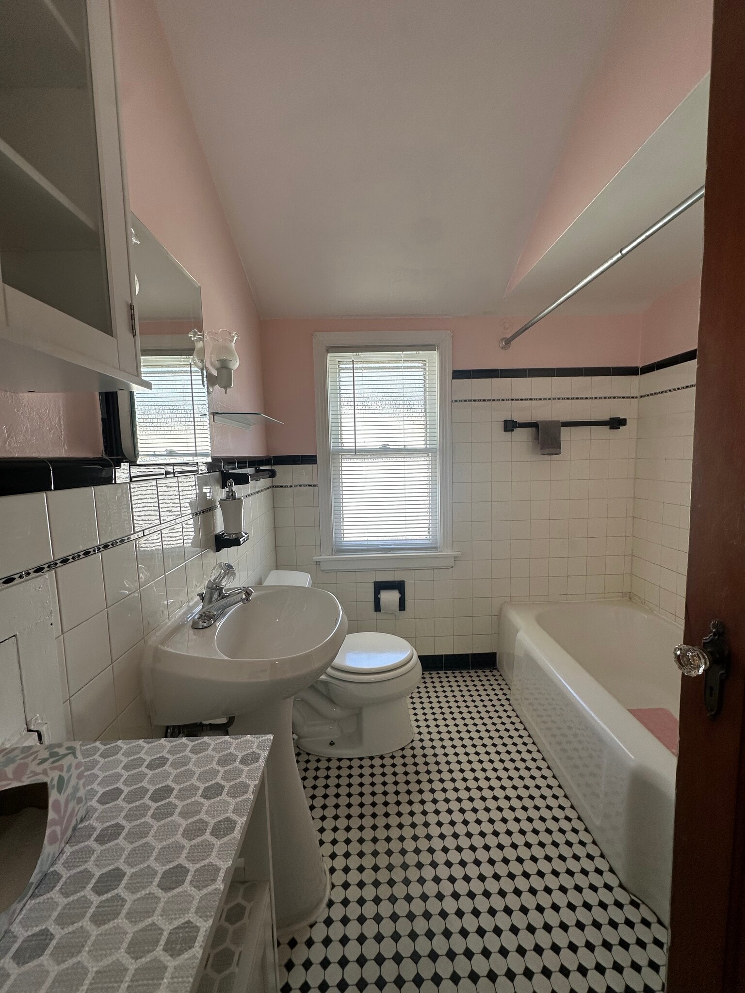 Building Photo - 3208 N 48th St