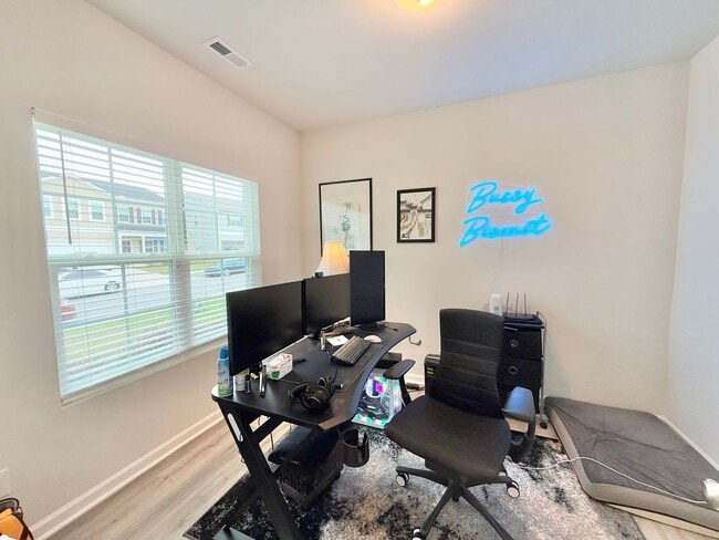 Building Photo - Modern 4BD, 2.5BA Knightdale Home with a F...
