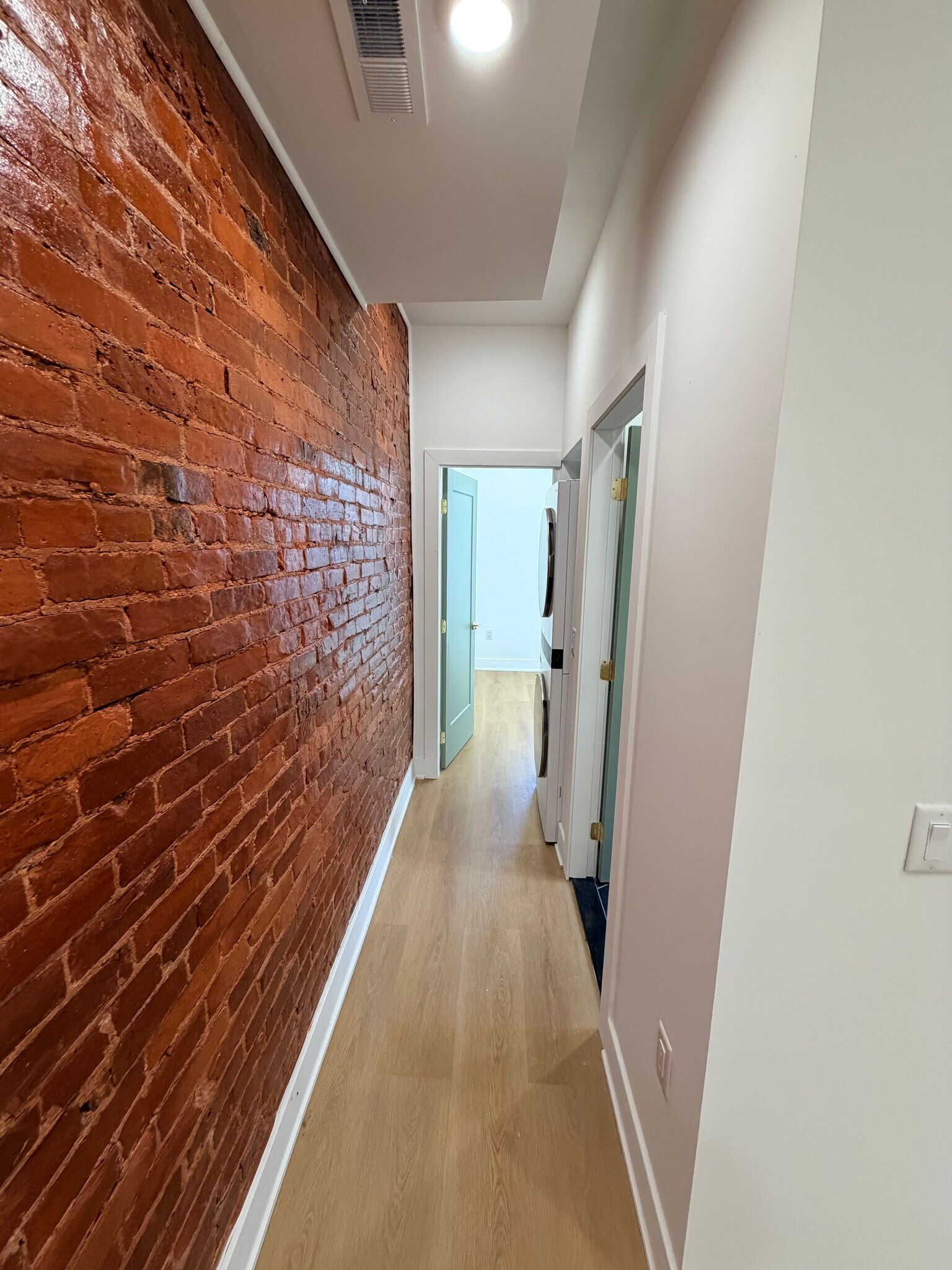 Building Photo - 1325 Kerbaugh St