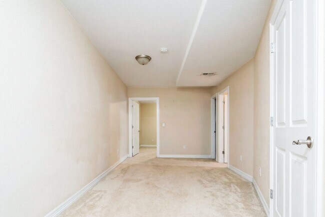 Building Photo - Exceptional 5-Bedroom Home Steps from the University of Denver