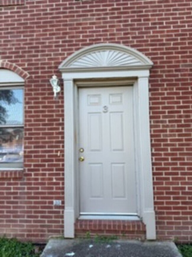 Building Photo - 175 S Killarney Ln