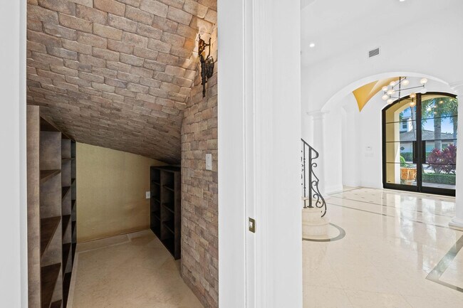 Building Photo - 861 Nafa Dr