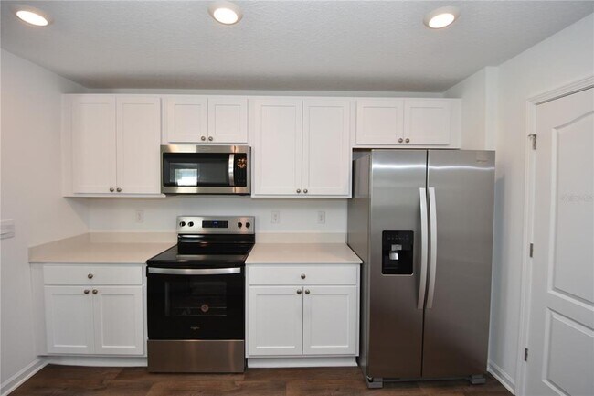 Building Photo - 9 Springwood Dr