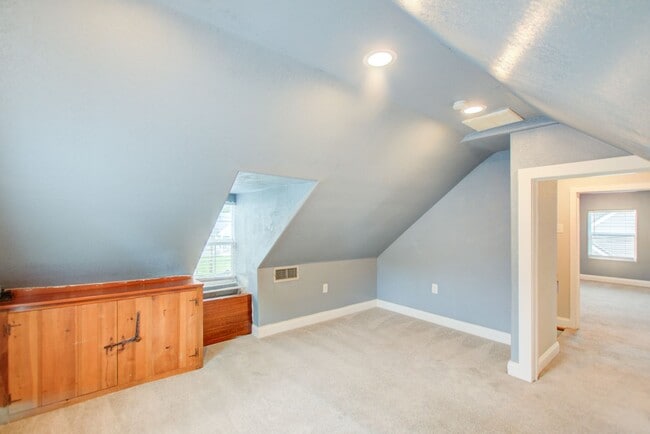 Building Photo - 3 Bed, 2.5 Bath Home in Port Norfolk