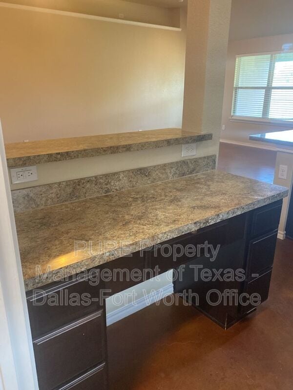 Building Photo - 7320 Mistletoe Trail