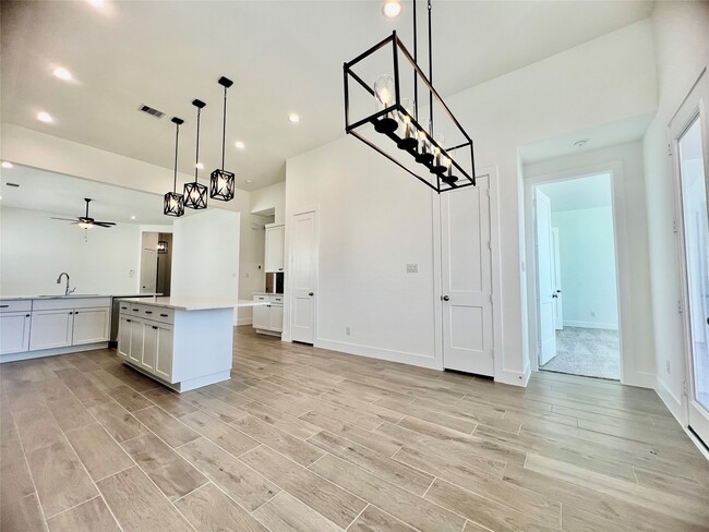 Building Photo - 10642 Blossom River Dr