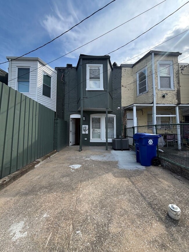 Building Photo - Newly Renovated 4BR Home in East Baltimore – Perfect for Families or Professionals!