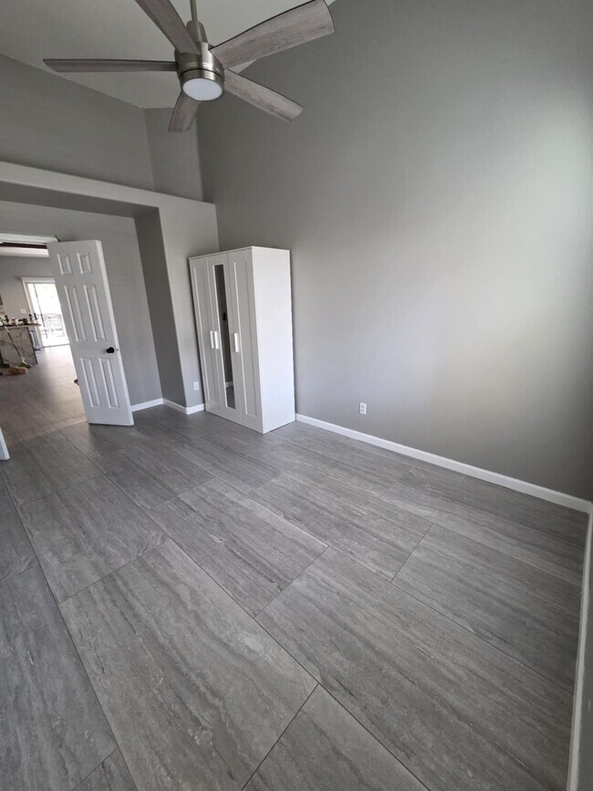 Building Photo - 3760 Candytuft Ridge Ave