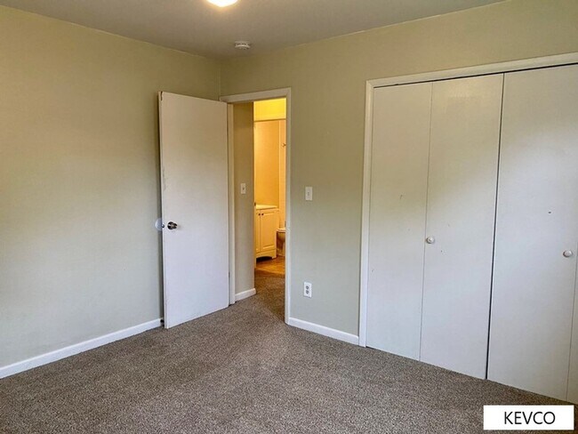 Building Photo - Three Bedroom House Near CSU Vet School