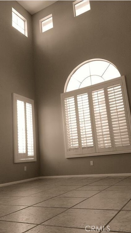 Building Photo - 43 Valencia Ln