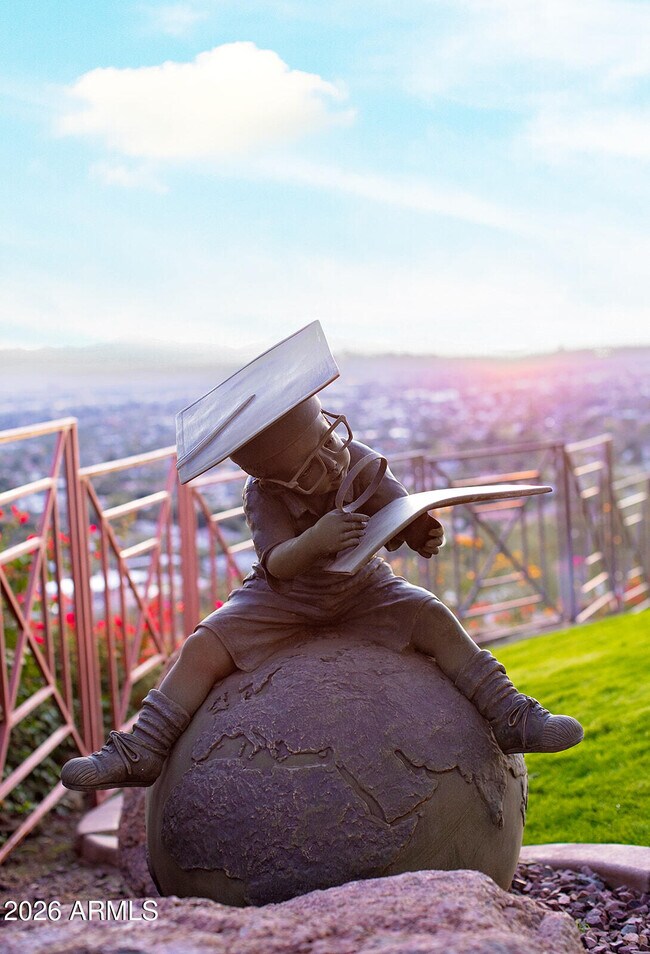 Building Photo - 5400 E Valle Vista Rd