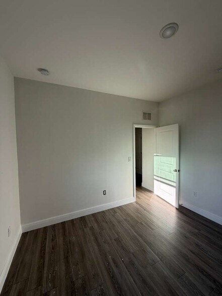 Building Photo - 9026 W Mac Ct