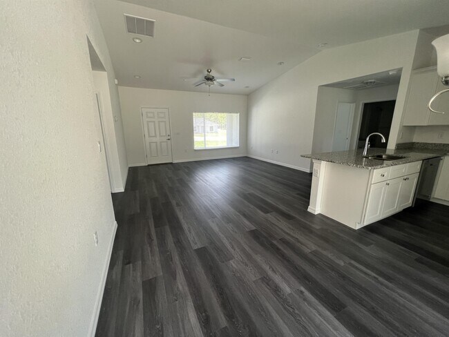 Building Photo - 69 Malauka Pass