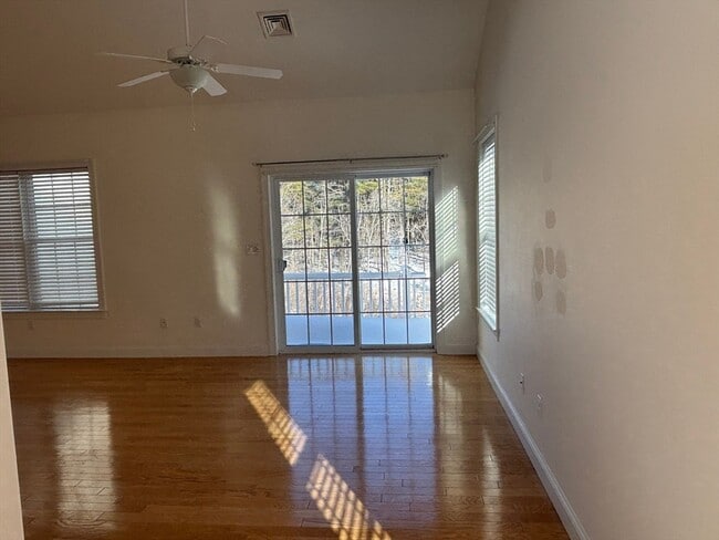 Building Photo - 501 Autumn Ridge Dr