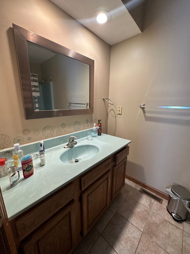 Building Photo - 2308 Checkerberry Ln
