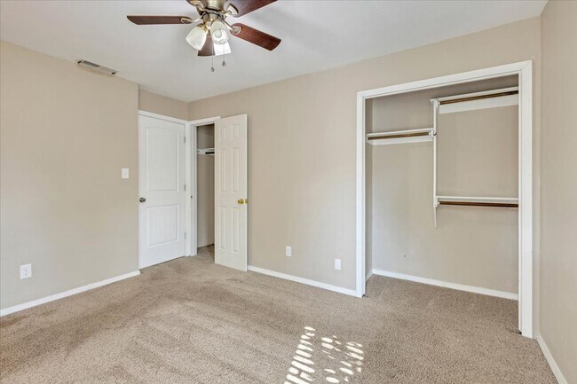 Building Photo - 1611 Briarcliff Ct