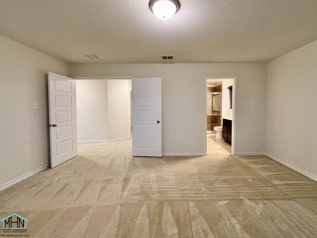 Building Photo - Welcome and Discover this thoughtfully des...