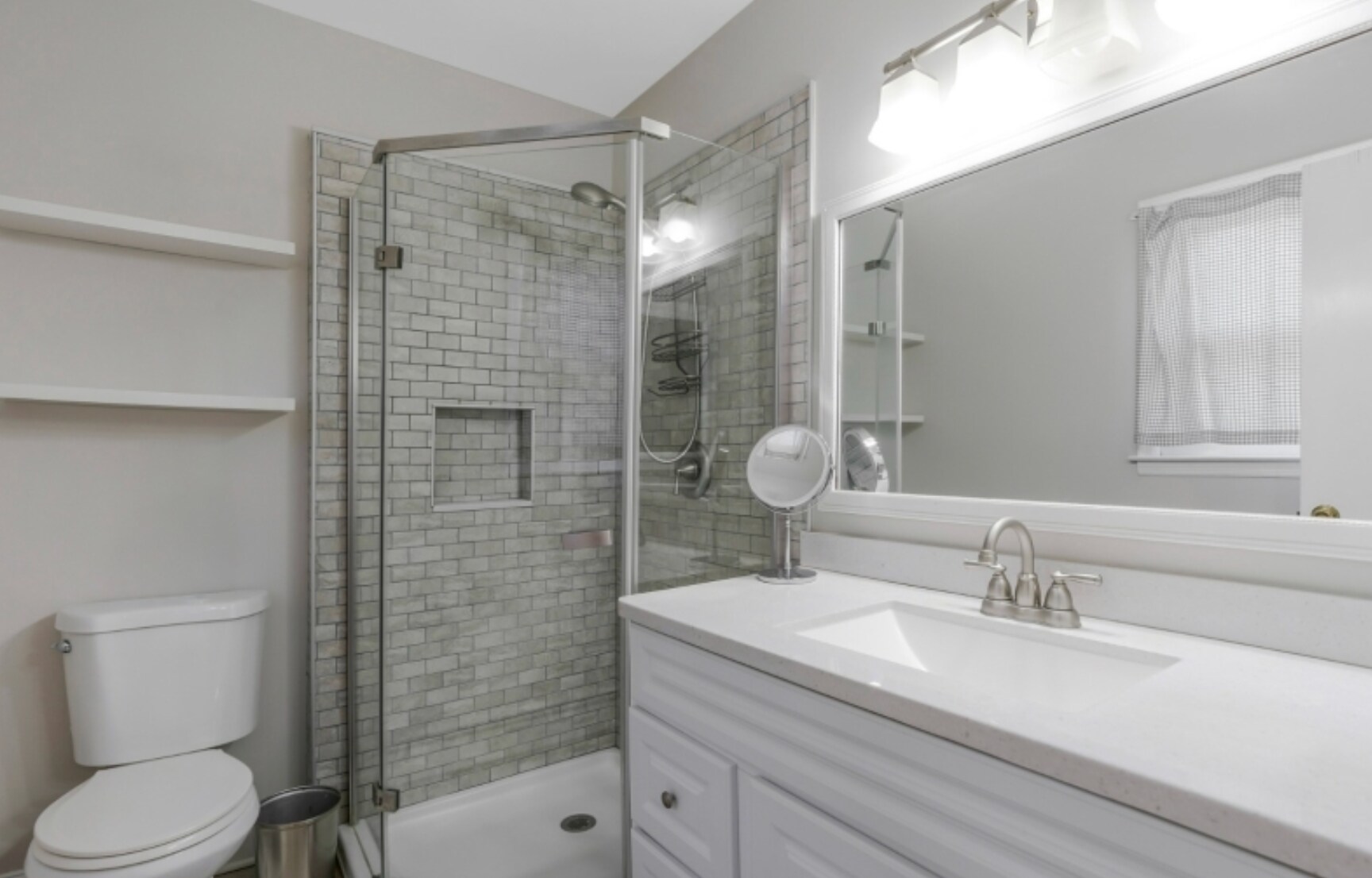 Building Photo - 944 Victor St