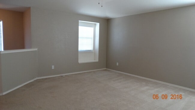Building Photo - 2681 Calmwater Dr