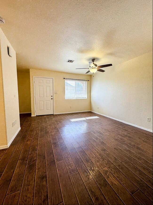 Building Photo - A Cozy 2 bed/ 2 bath home in the heart of Yuma!