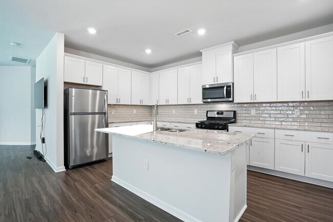 Building Photo - 205 Wilbur Lake Dr