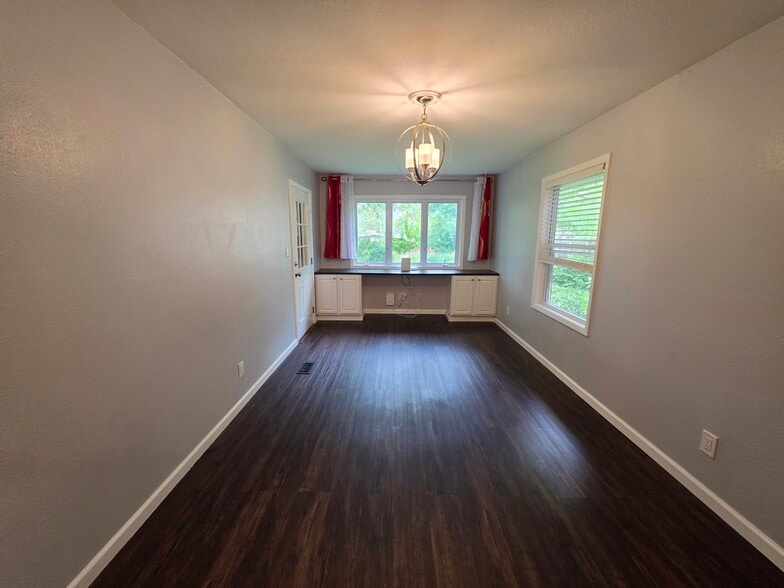 Building Photo - 4509 Wakonda Pky