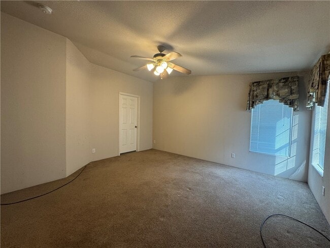 Building Photo - 10044 Kent Rd