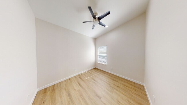 Building Photo - Cozy 4BD/2BA House on Gary with Beautiful Yard