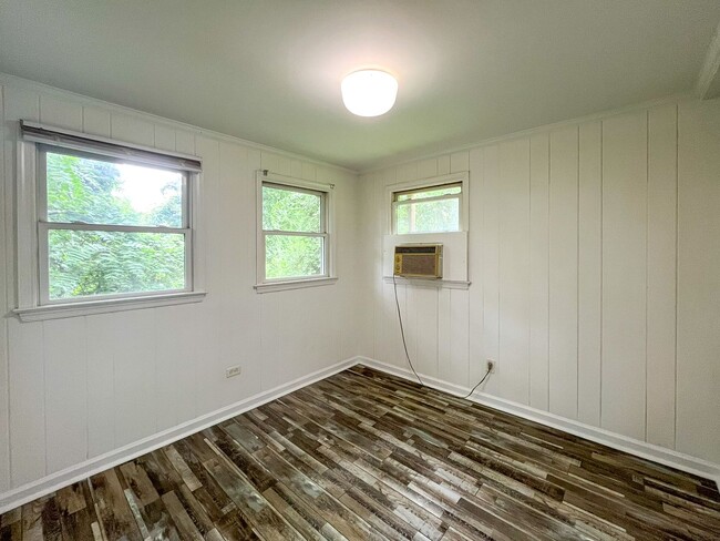 Building Photo - Preston Avenue Duplex for Rent!