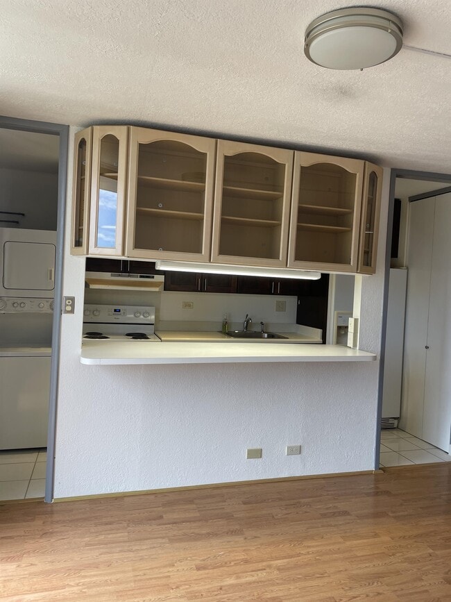 Building Photo - 1630 Liholiho St