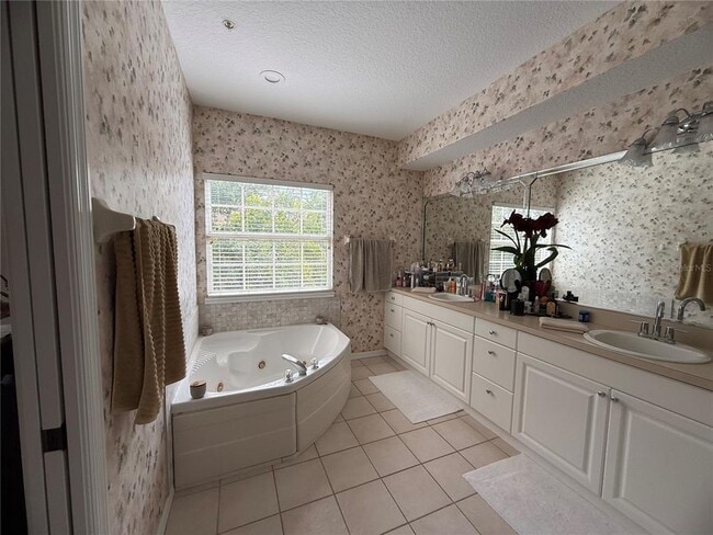 Building Photo - 3625 Square W Ln