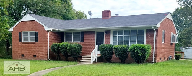 Primary Photo - Spacious 3 Bed, 2 Bath Home in Graham, NC ...