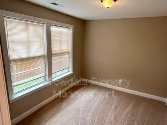 Building Photo - 525 Portstewart Dr