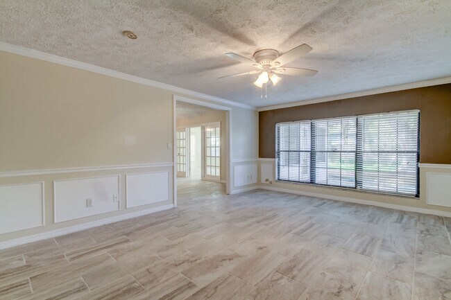 Building Photo - 10406 Reclinata Ln