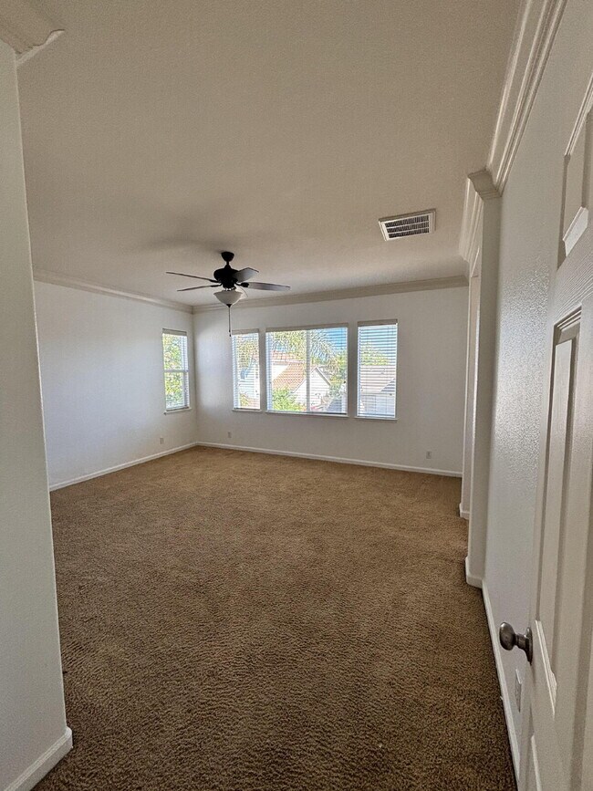 Building Photo - 1247 Jewel Flower Dr
