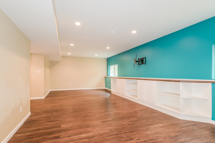 Building Photo - 2710 Valley Brook Dr