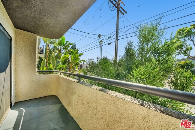Building Photo - 6212 Fulton Ave