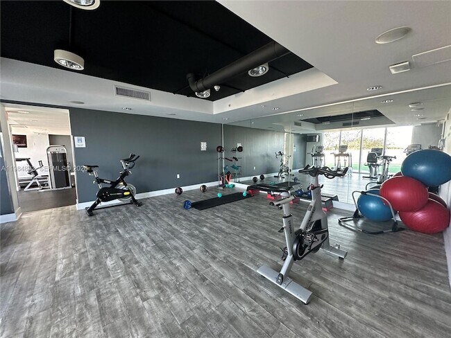 Building Photo - 1861 NW S River Dr