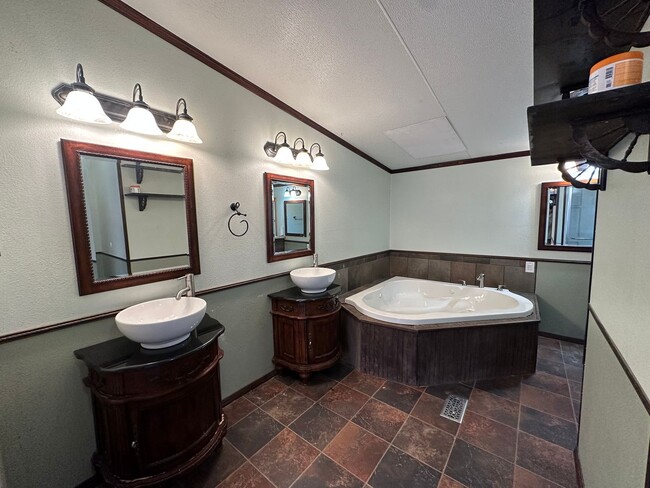 Building Photo - 3 Bedroom 2 Bathroom Double-Wide for Rent ...