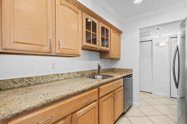 Building Photo - 1515 E Broward Blvd